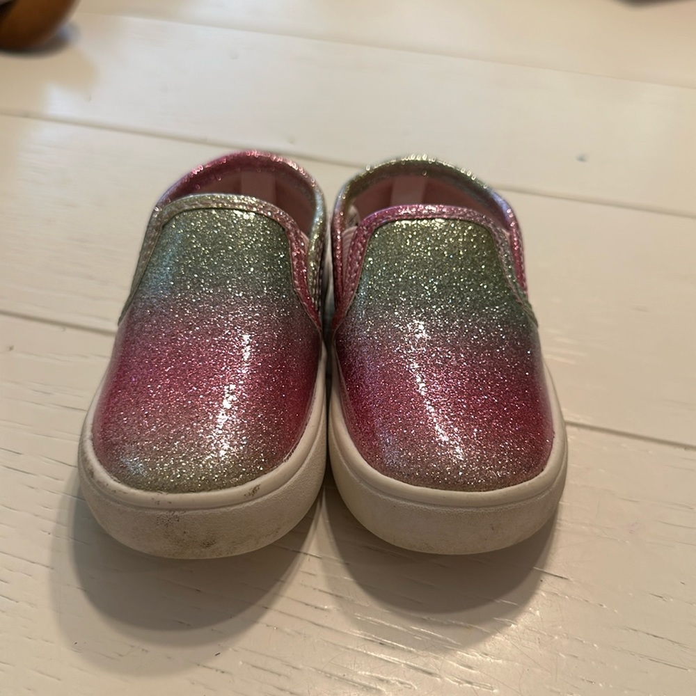 3/$25 Carter’s rainbow glitter slip on size 4
